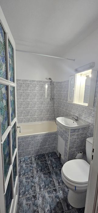 Inchiriez apartament