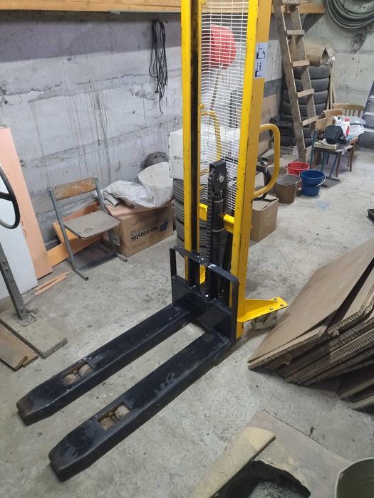 Штабелер, складское оборудование, подъемно-транспортное оборудование.