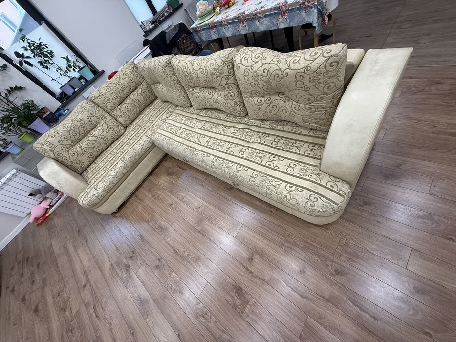 Диван для гостиной угловой