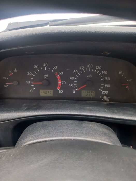 Продам  машину..