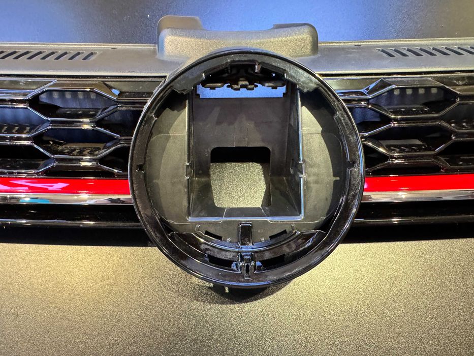 Grila Centrala Volkswagen Golf 7.5 Facelift 2017+ GTI Look