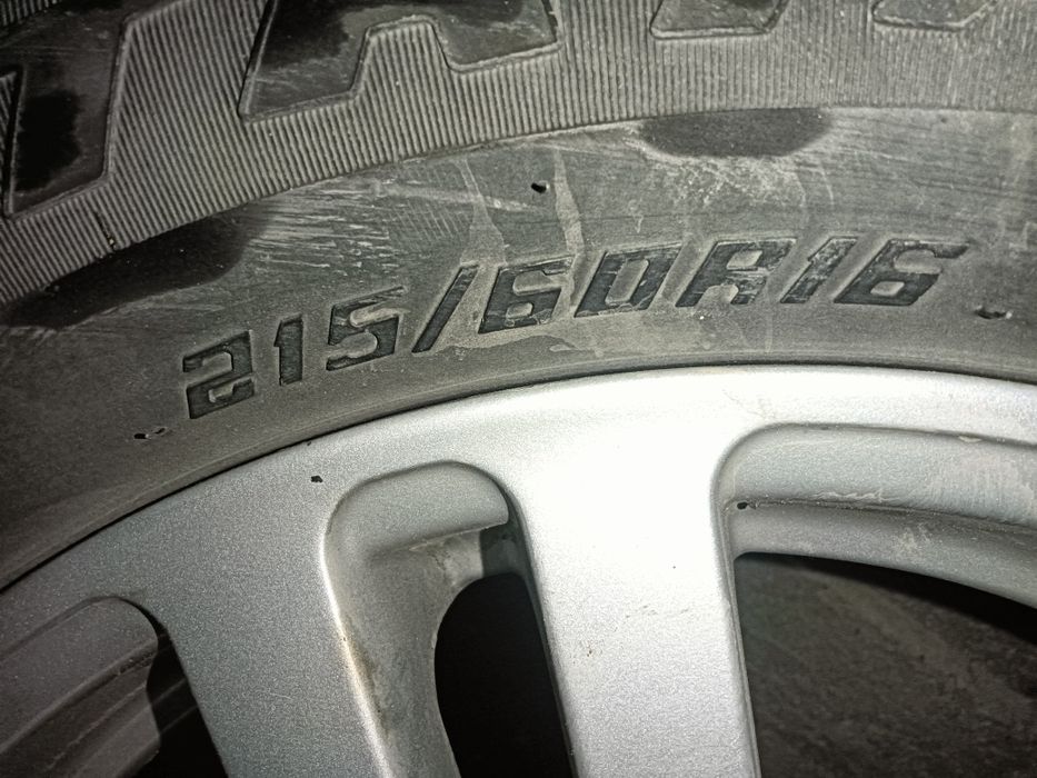 Продается шина с диской 215/60/16
