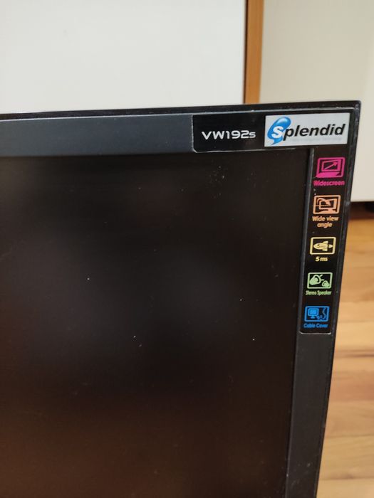 ASUS VW192S 19" TFT монитор 48,3 cm (19") 1440 x 900 пиксела Черен