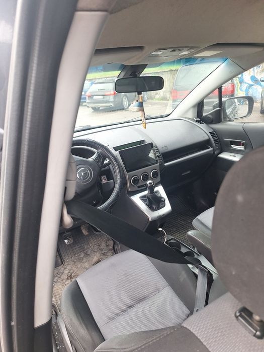 Продавам Мазда 5