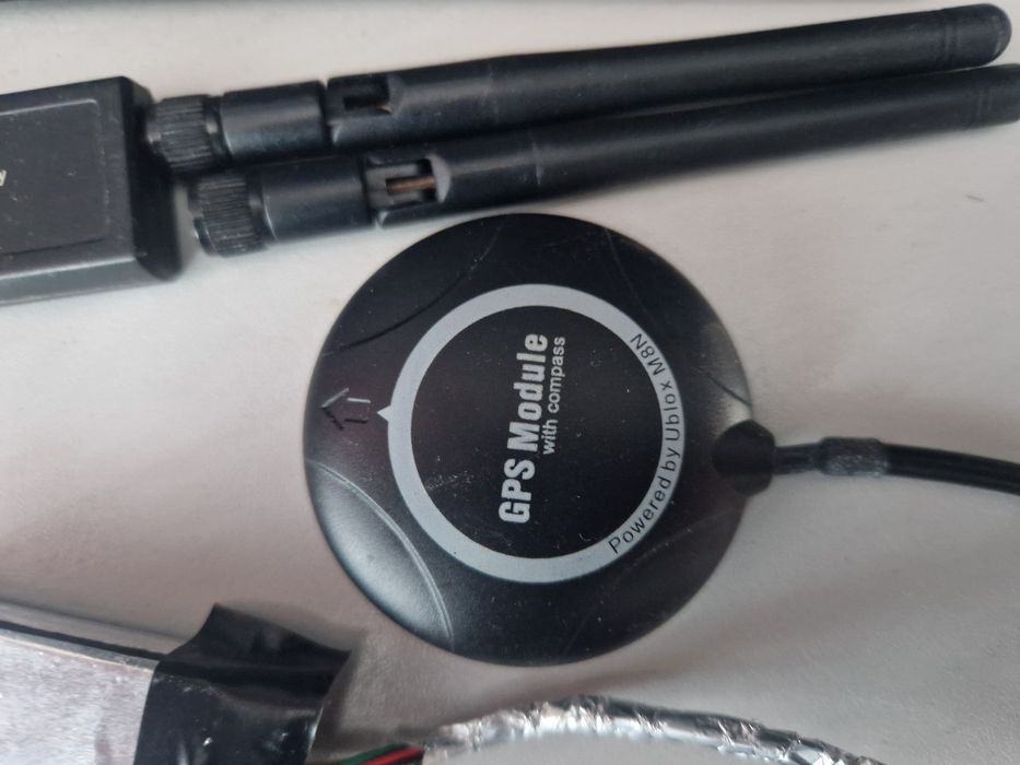 Arducopter GPS и автопилот за лодка за захранка или дрон