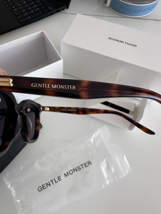 Очки солнцезащитные