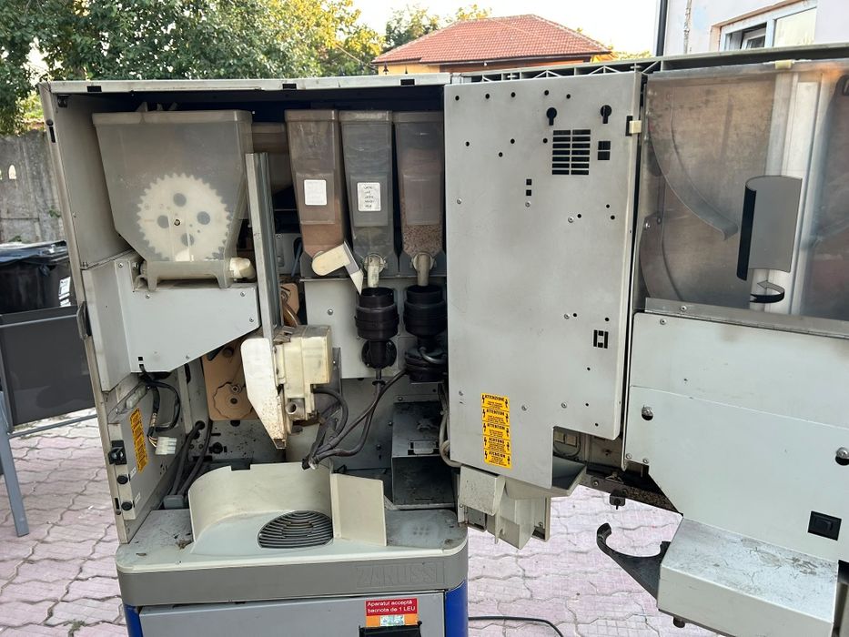 Automat de cafea Tchibo Brio (Zanussi). Funcțional