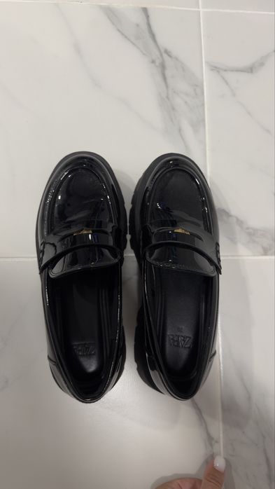 Лоуфъри с дебела подметка Zara