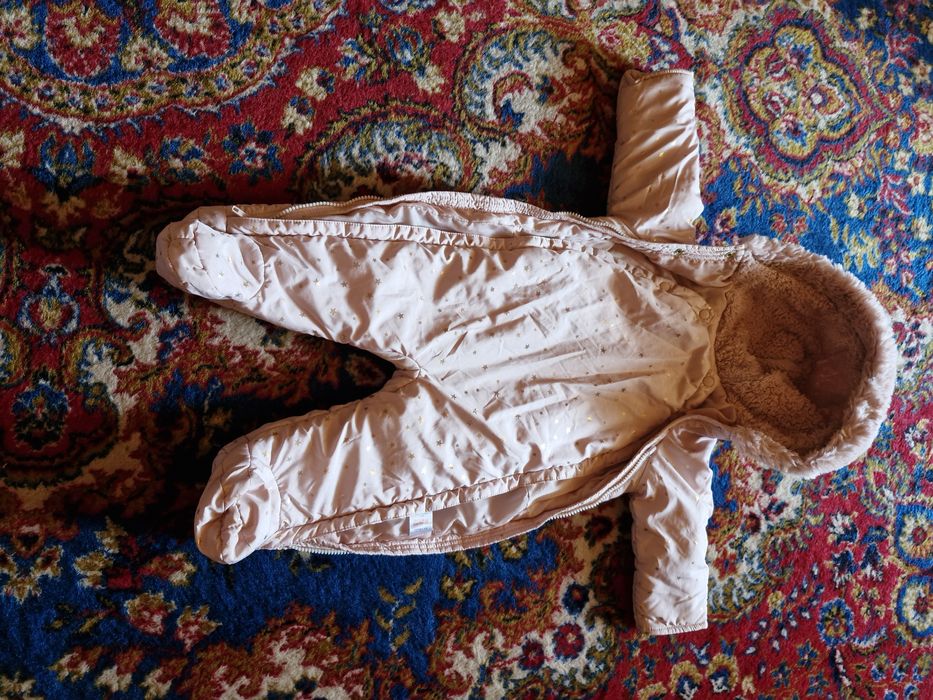 Vand haine de fetita de iarna