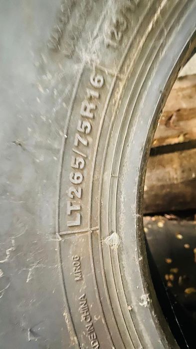 Продам резину 2 балона