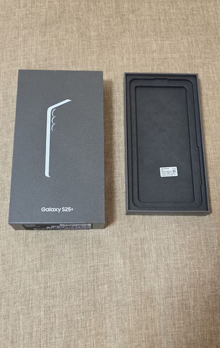 Vând Samsung Galaxy S25 Plus