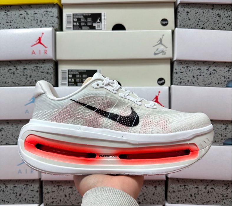 Nike vomero premium bright crimson