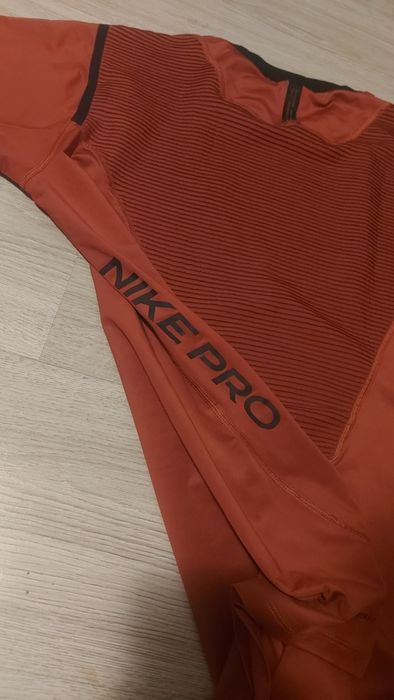 Nike pro aeroadapt блуза M размер