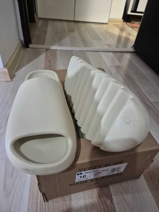 Papuci Adidas Yeezy Slide