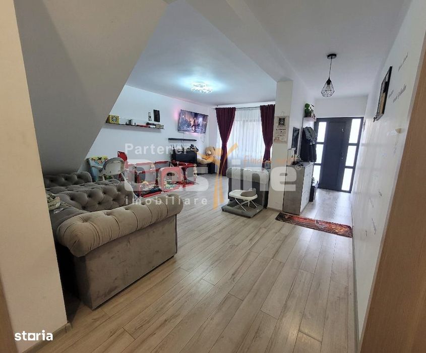 Casa LUNCA CETĂȚUII, 3 camere, decomandat, mansarda + parcare