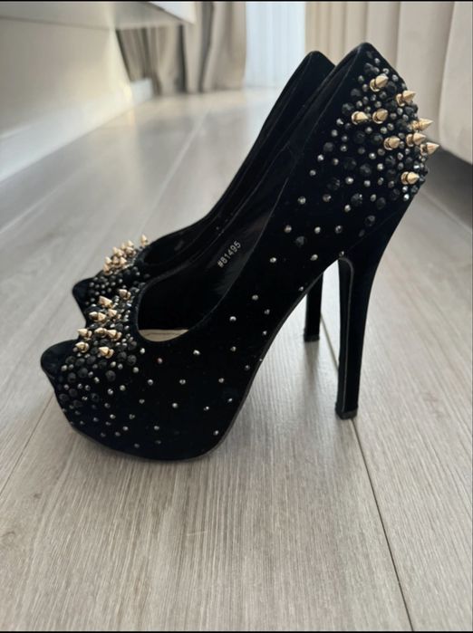 Pantofi negri marimea 36