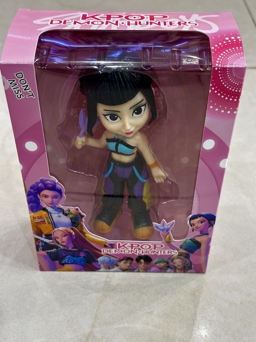 K pop demon hunters фигурки/Кей поп ловци на демони фигури