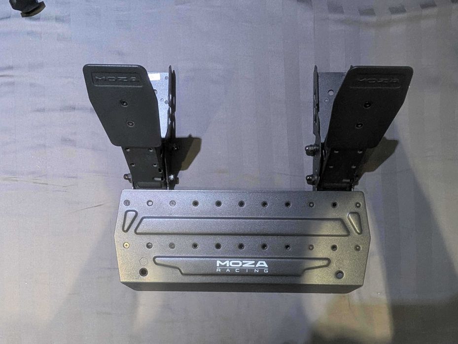 Vând Kit Volan + Pedale Moza R3 Direct Drive