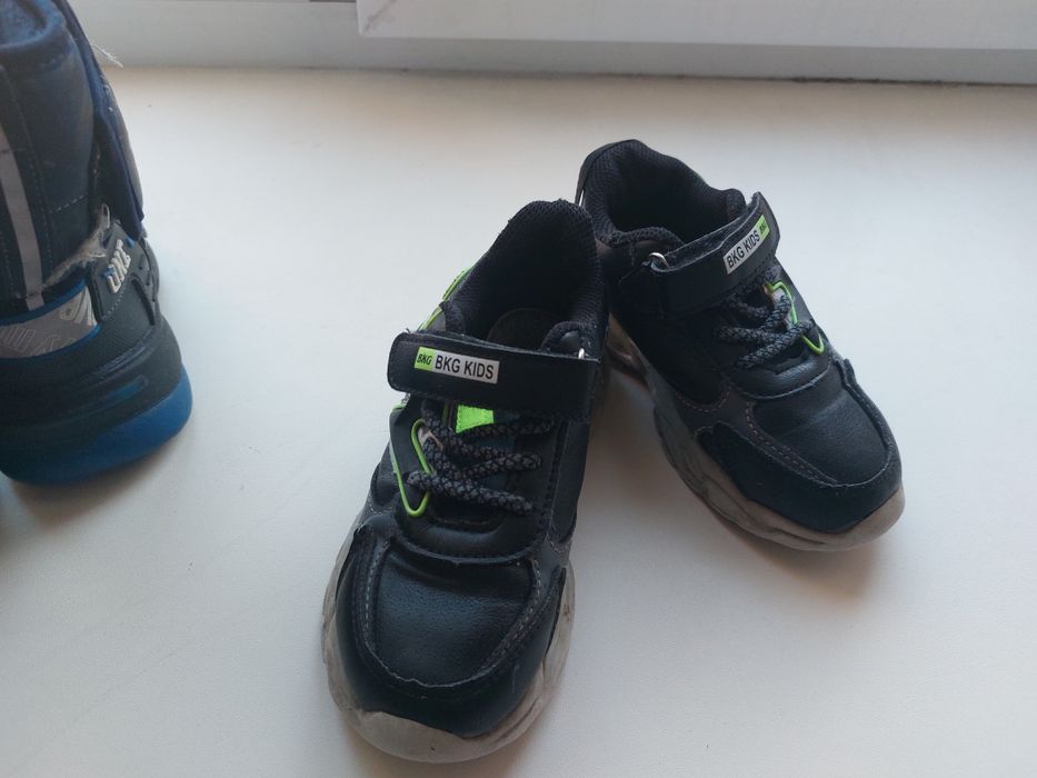 Продам кроссовки