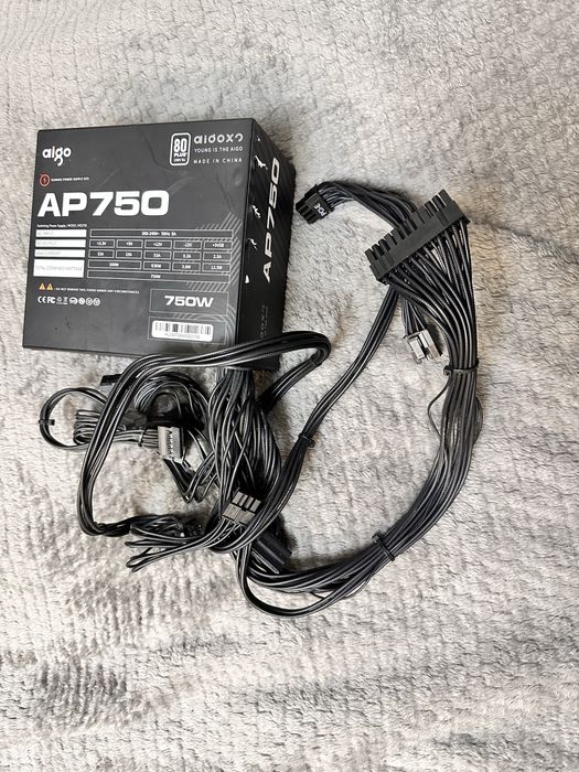 Продам блолк питания Aigo AP750 750 Вт