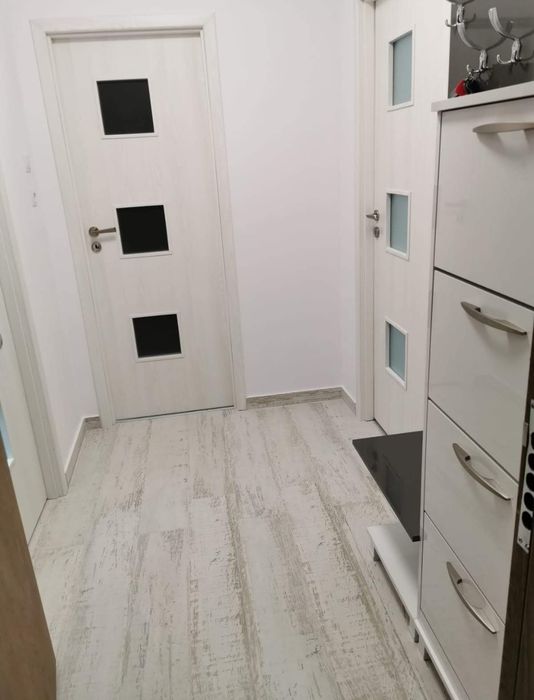 Inchiriez ap cu 2 camere in zona Nufarul