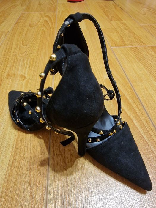 Pantofi cu toc inalt