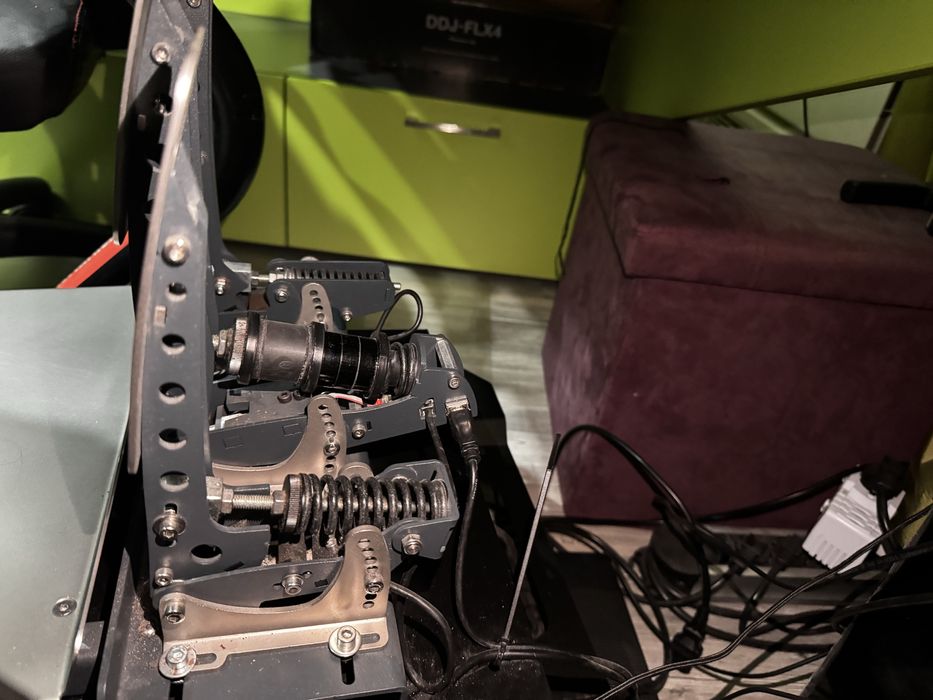 Heusinkveld Sprint 3-pedal set with Baseplate