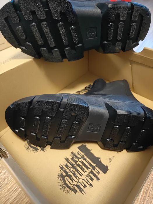Bocanci Dr Martens marime 46