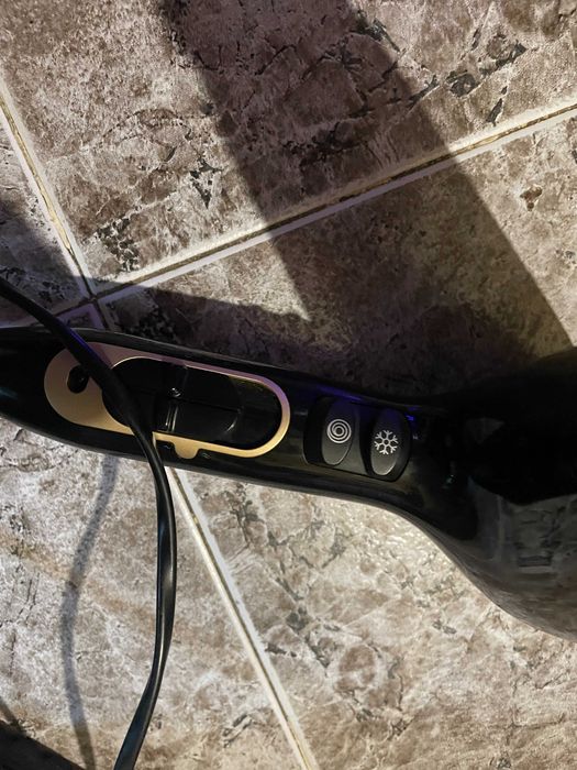 Сешоар Philips KeraShine Йонна грижа , Кератиново-керамично покритие