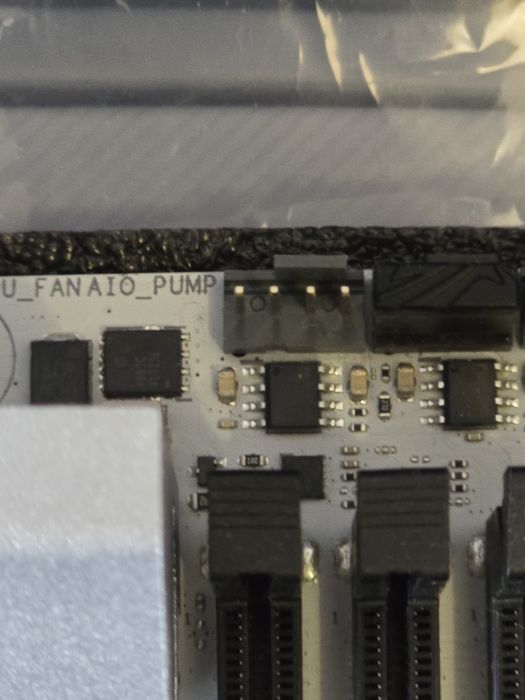 ASUS Strix Z890-A Intel LGA-1851 дъно. Core Ultra.