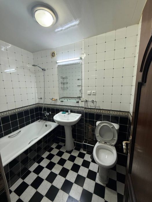 Октяабирь 3х срочно сдаётся