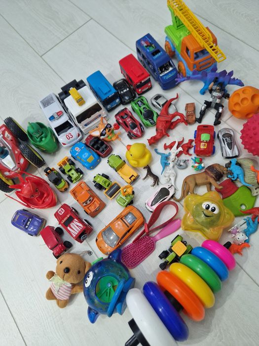 Продам игрушки  машинки