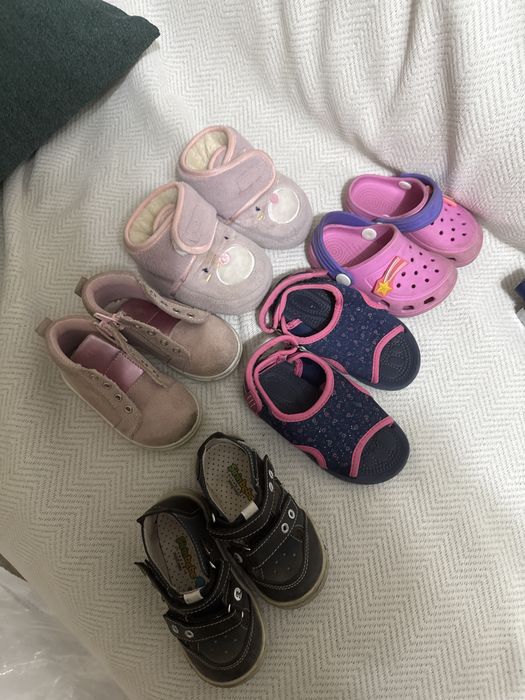 Отдам даром детские вещи на девочку