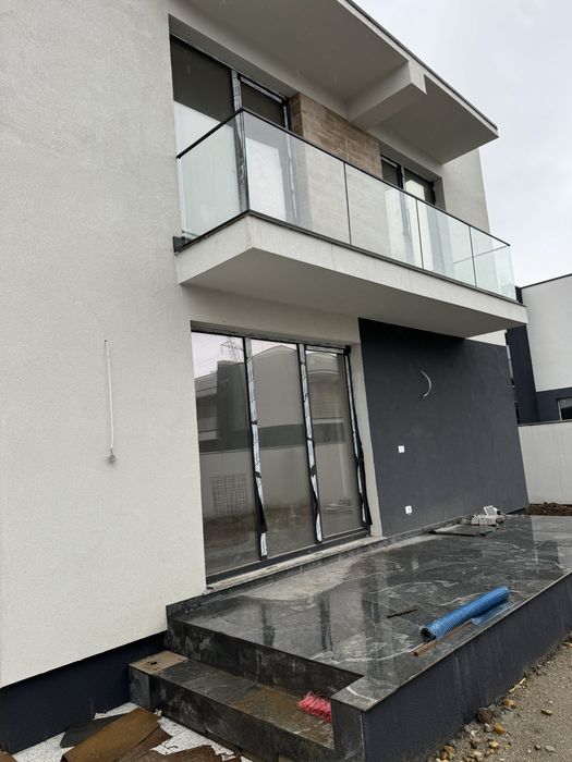 Casa la cheie 165mp zona Spitalului Regional-Bariera Valcii