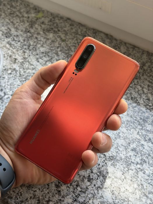 Huawei P30 (pentru piese)