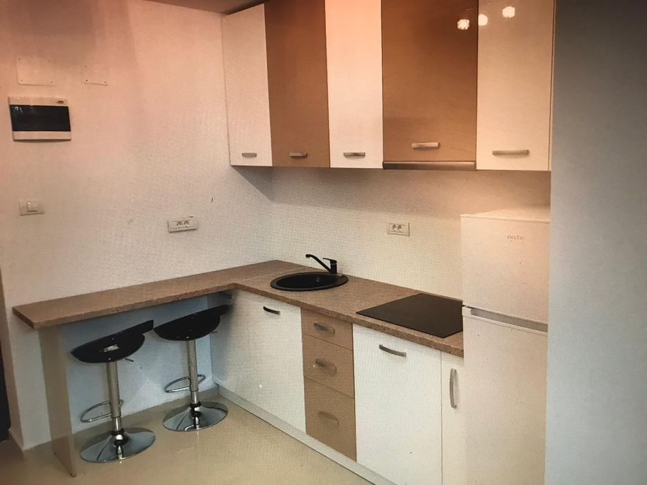 Închiriez apartament penthouse în zona centrala