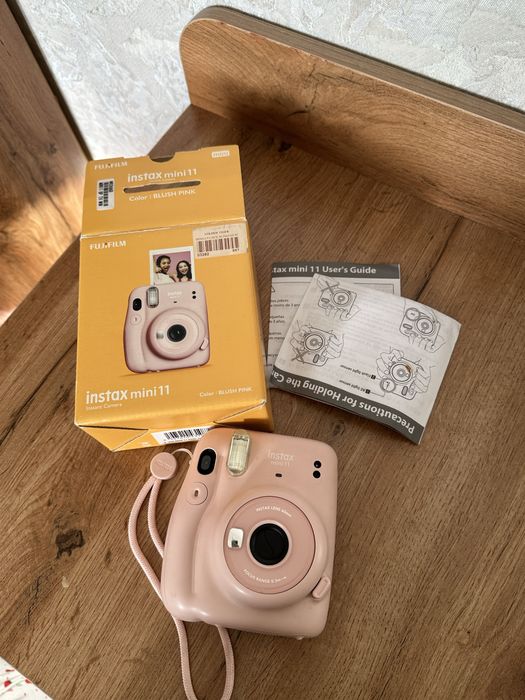 Instax mini 11 розовый цвет