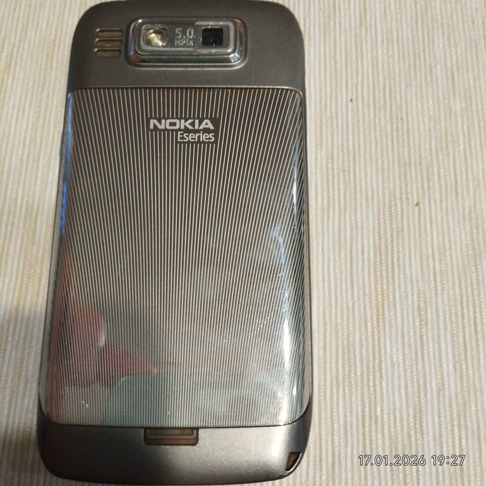 Телефон Nokia Е72