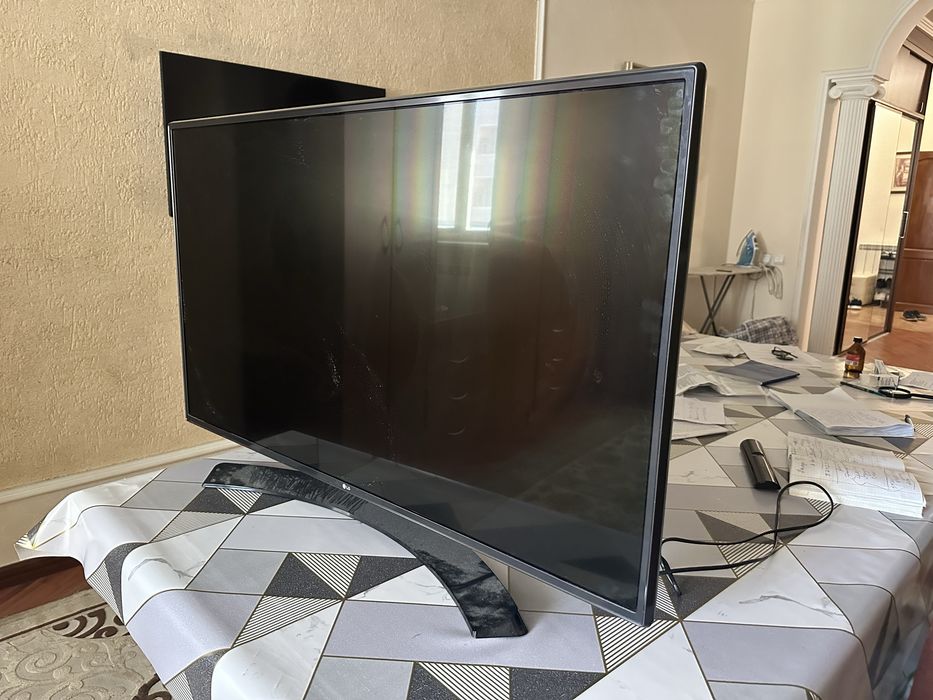 Телевизор LG 43 дюйма Smart TV Full HD
