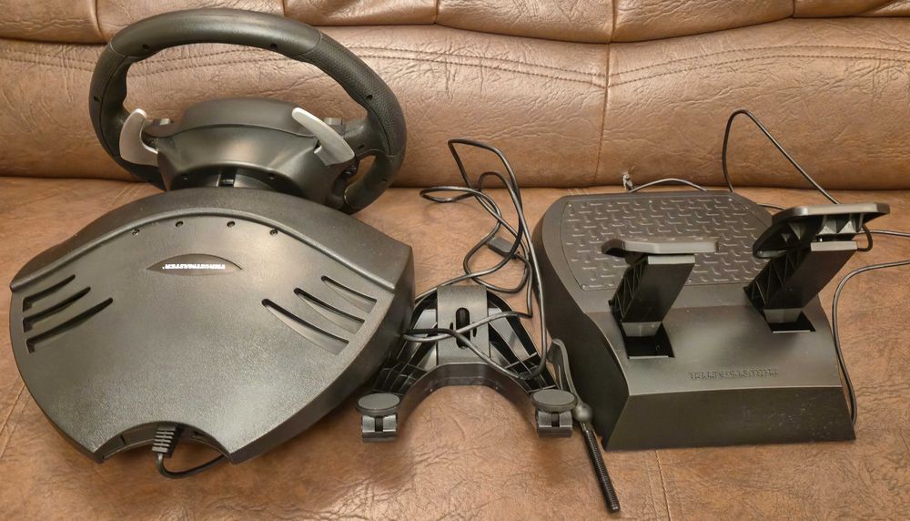 Volan cu pedale Thrustmaster T80 Ferrari 488 GTB Edition