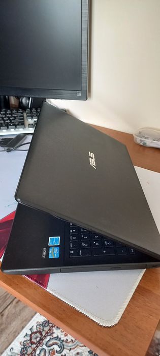 Ноутбук ASUS в хорошем состоянии