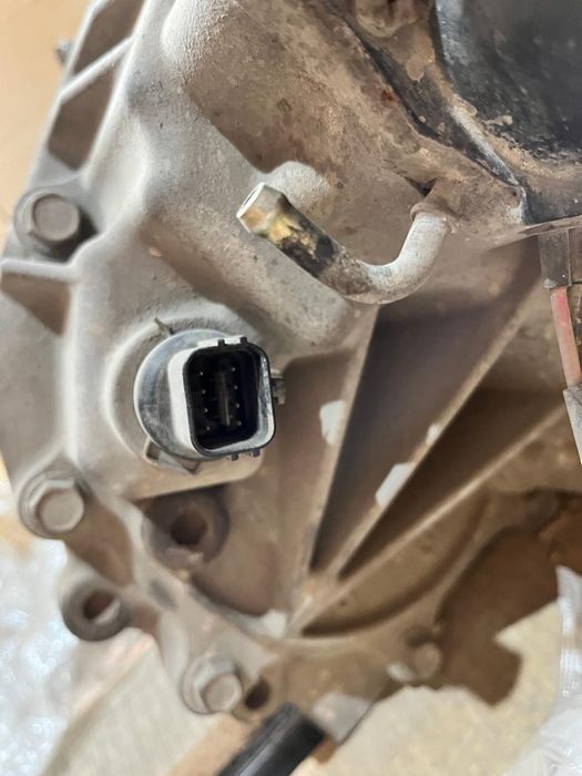 Продам раздатку и рулевую рейку