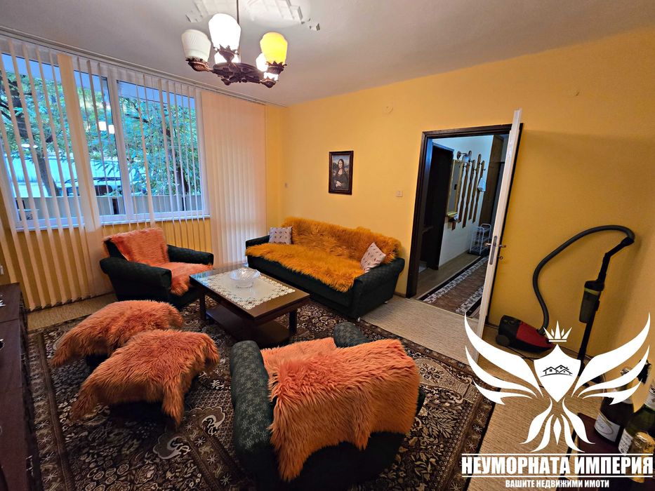 Продавам четиристаен апартамент 94кв. 1ет. гр.Асеновград, кв.Изток