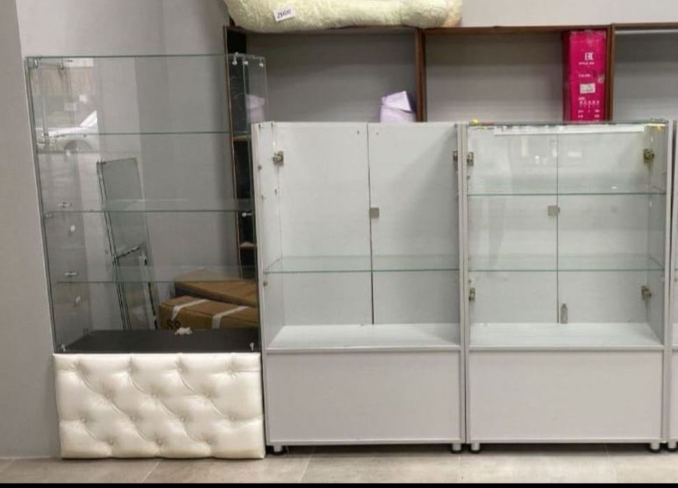 Продам витрины полки стеллажи