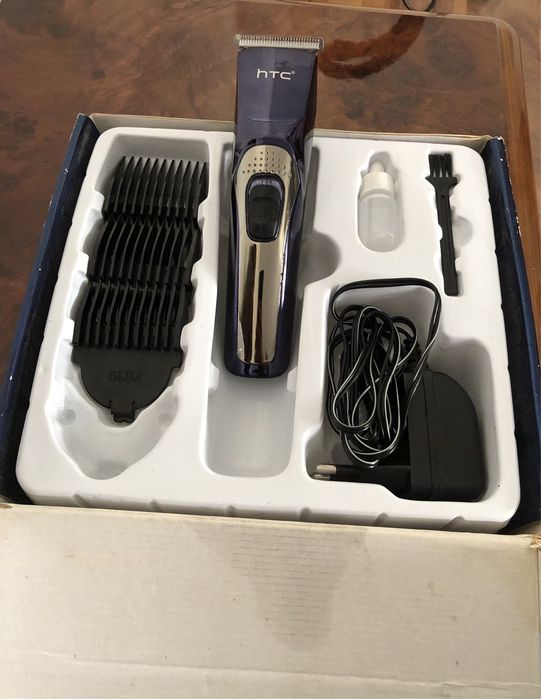 Машинка для стрижки волос.