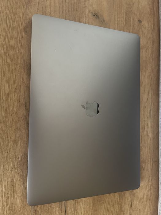 Продам macbook pro 15 2017 года