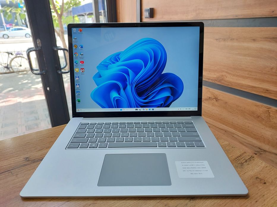 Microsoft surface 2k sensor ekranli