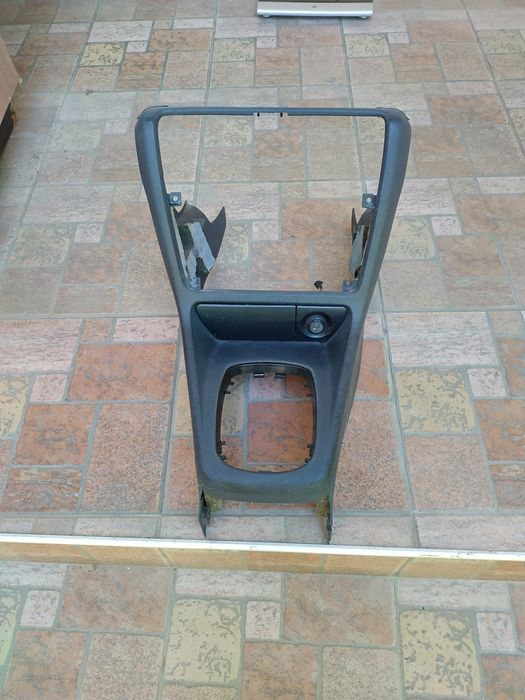 Барче за Ауди А4.Здраво.