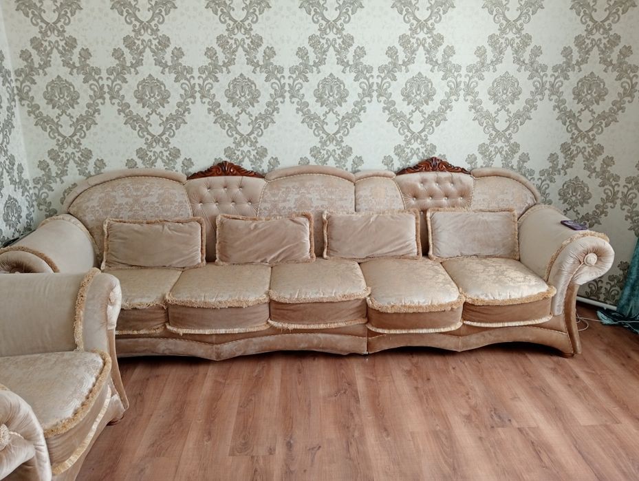 Продам диван с креслом