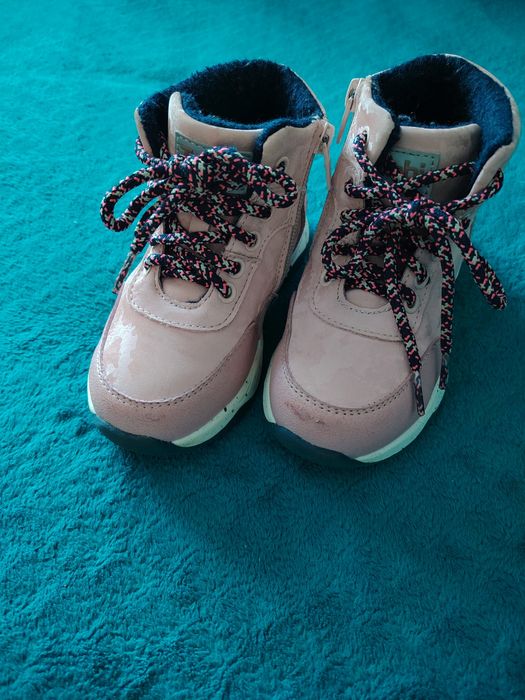 Продам ботинки детские